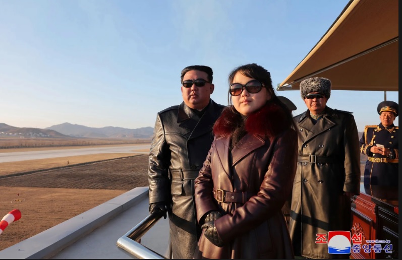 جدیدترین تصویر از رهبر کره شمالی در کنار دخترش +عکس