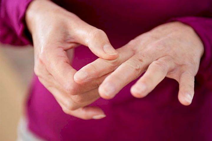 کدام شغل ها در معرض آسیب مچ دست هستند+ راه های درمان درد مچ دست کدامند؟