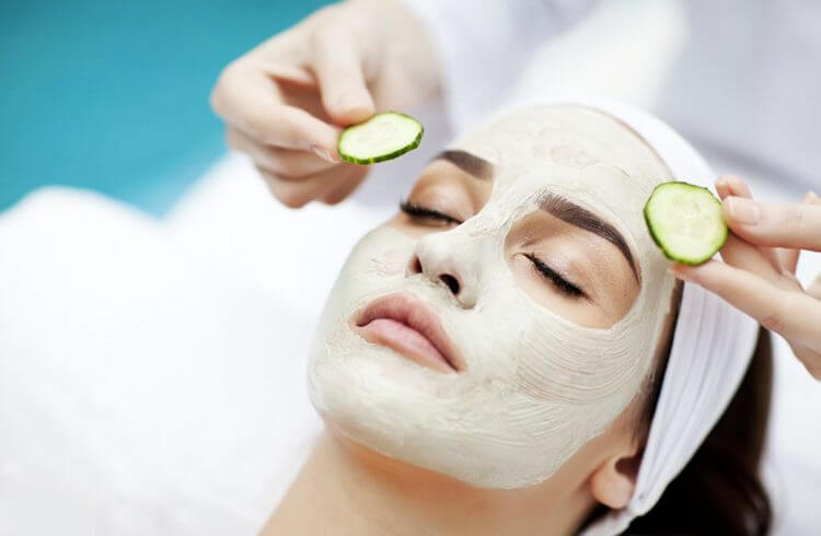  چند ماسک روشن کننده ی طبیعی برای پوست