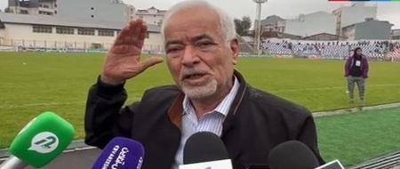 عکس زیرخاکی از صادق بوقی در کنار پرسپولیسی‌ها 