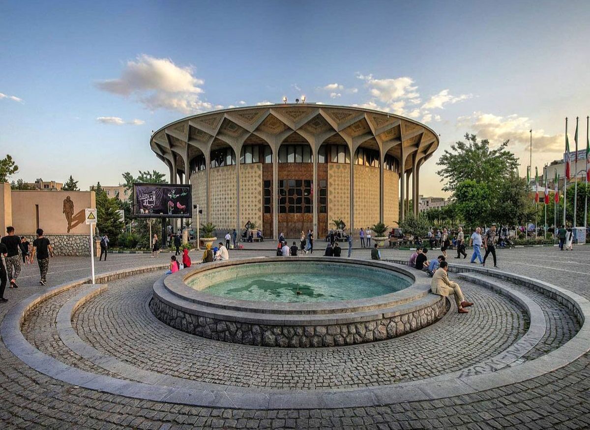 مراسم کلنگ زنی در اطراف تئاتر شهر تهران+عکس