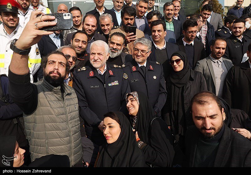 سلفی با فرمانده پلیس راهور جدید و قدیمی+عکس