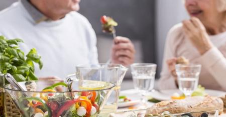 صبحانه را در این ساعت و شام را در این موقع بخورید از دیابت در امان می مانید!