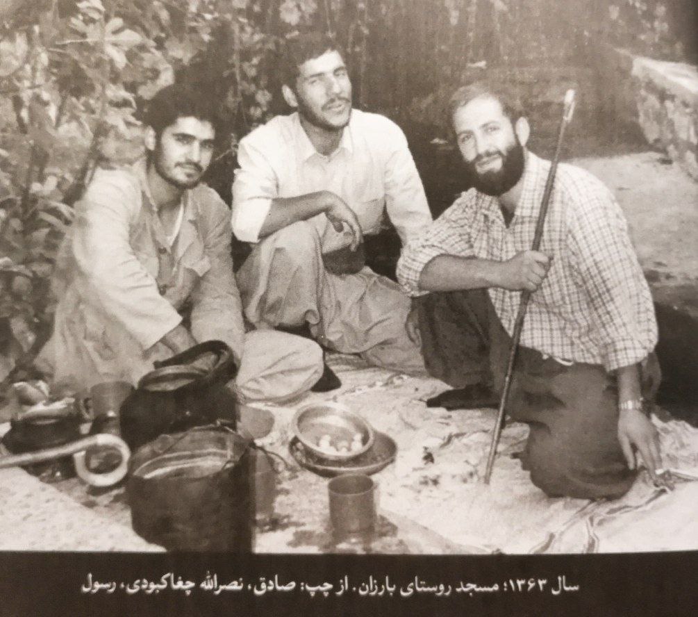  تصویر خاص  از مقام ارشد سپاه در یک کتاب+عکس