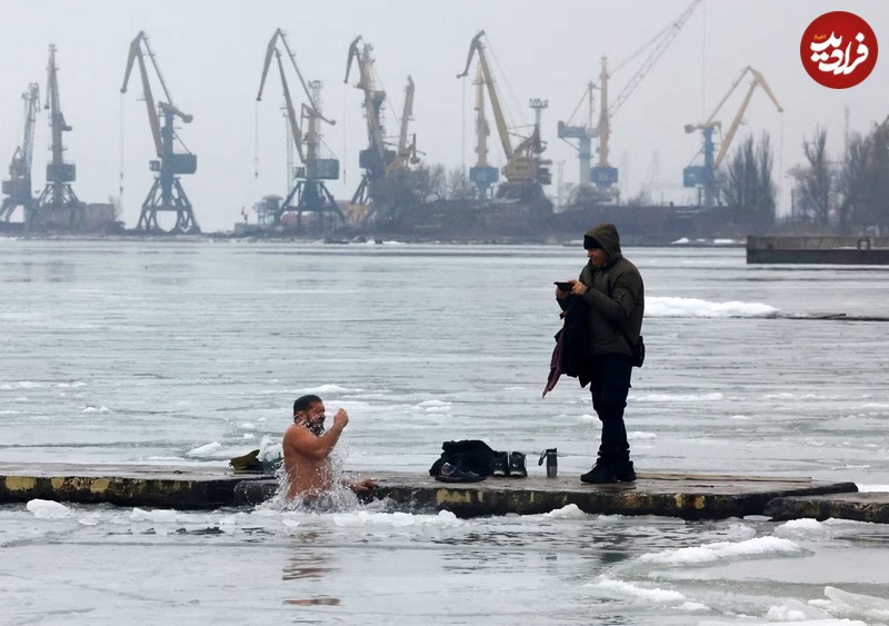 غسل روس‌ها در دمای منفی ۵ درجه +عکس