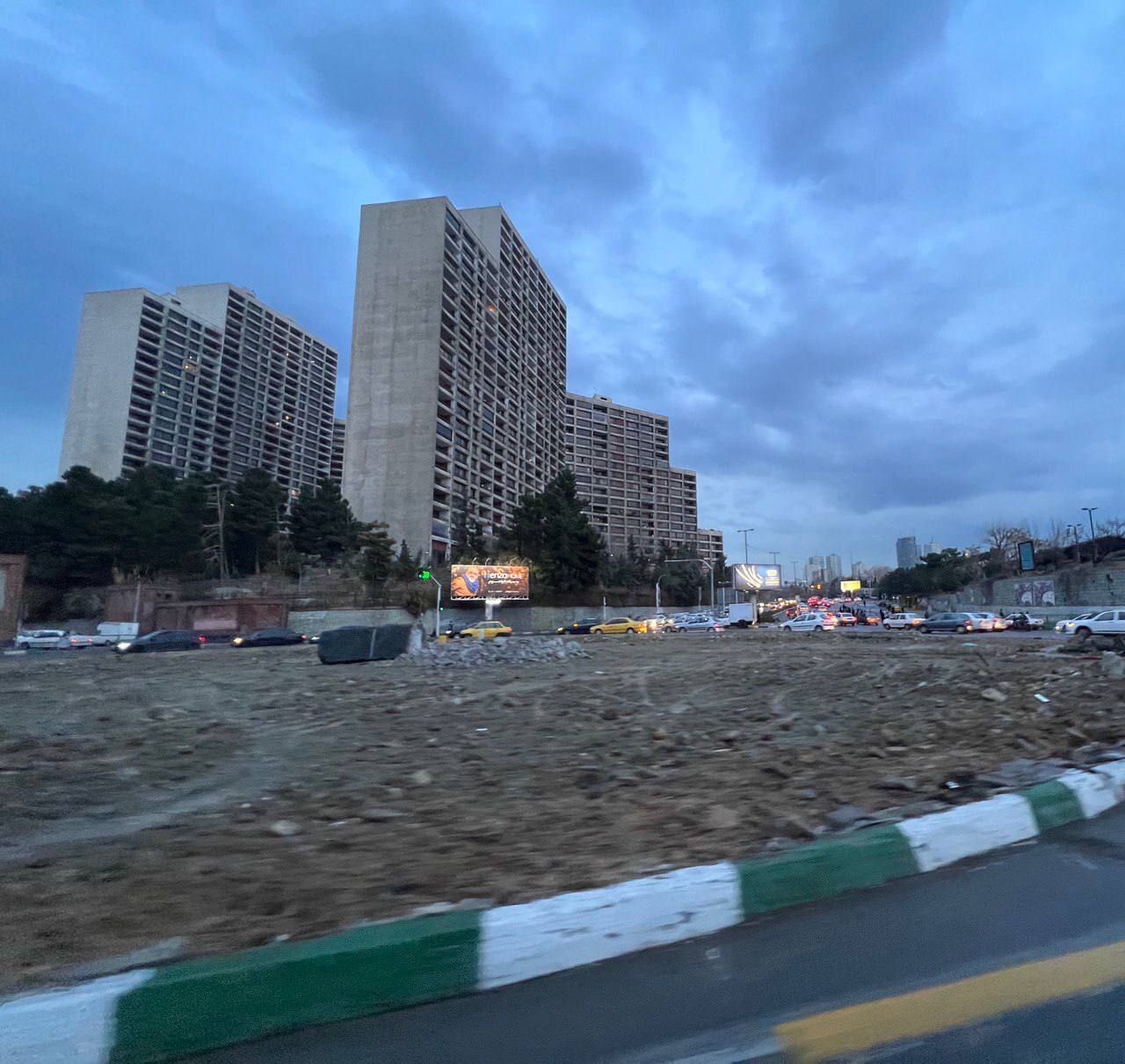 تخریب یک میدان در تهران خبرساز شد+عکس