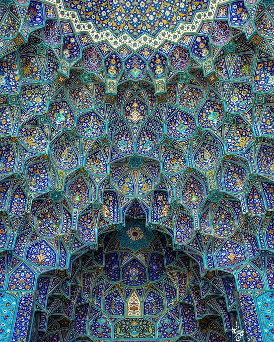 سردر ورودی مسجد جامع عباسی با معماری نفس‌گیرش+عکس
