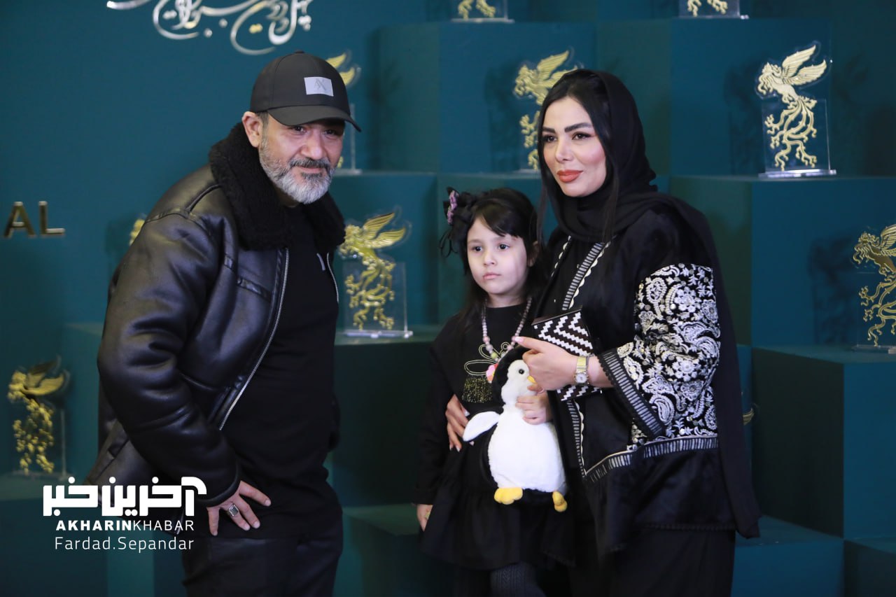 مهران غفوریان به همراه همسر و فرزندش در کاخ جشنواره + عکس