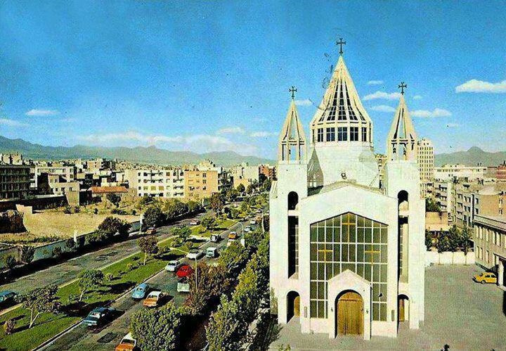 تصادف پژو و بی ام و در تهران دهه ۵۰+عکس
