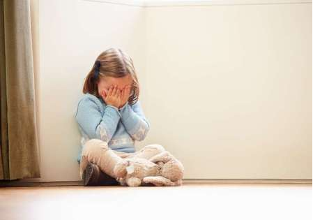 با روان آسیب دیده کودکان چه کار کنیم؟
