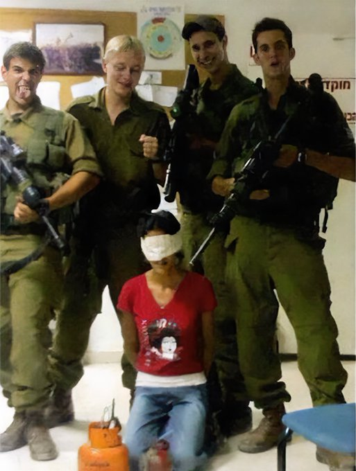حرکت شرم آور سربازان اسرائیلی با نوجوان فلسطینی+عکس