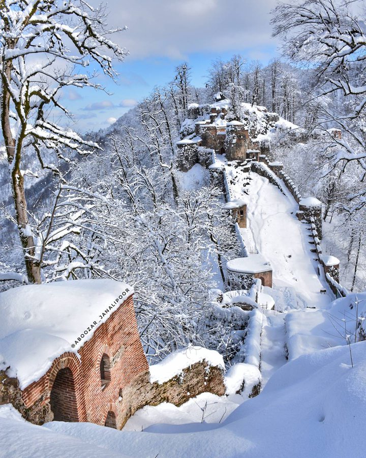 تصویر هوایی از قلعه رودخان گیلان پوشیده از برف+عکس