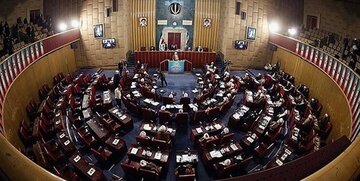 عکسی از فرزند رهبر انقلاب در صفحه یک روزنامه اصلاح طلب