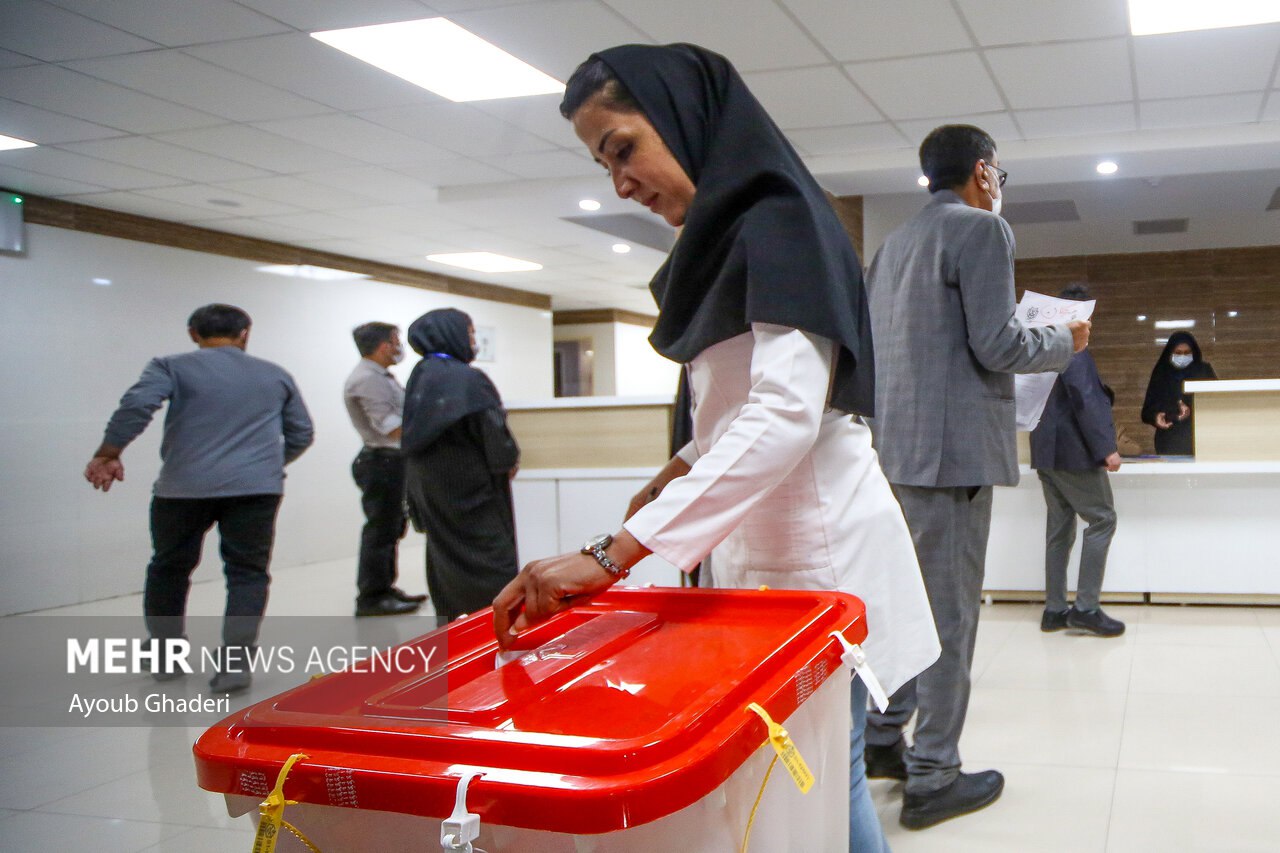 صندوق رای سیار در برخی بیمارستان‌های کشور + عکس