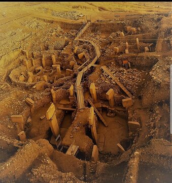 کشف مقبره ای که ۲۵۰۰ سال دست نخورده باقی مانده + تصاویر