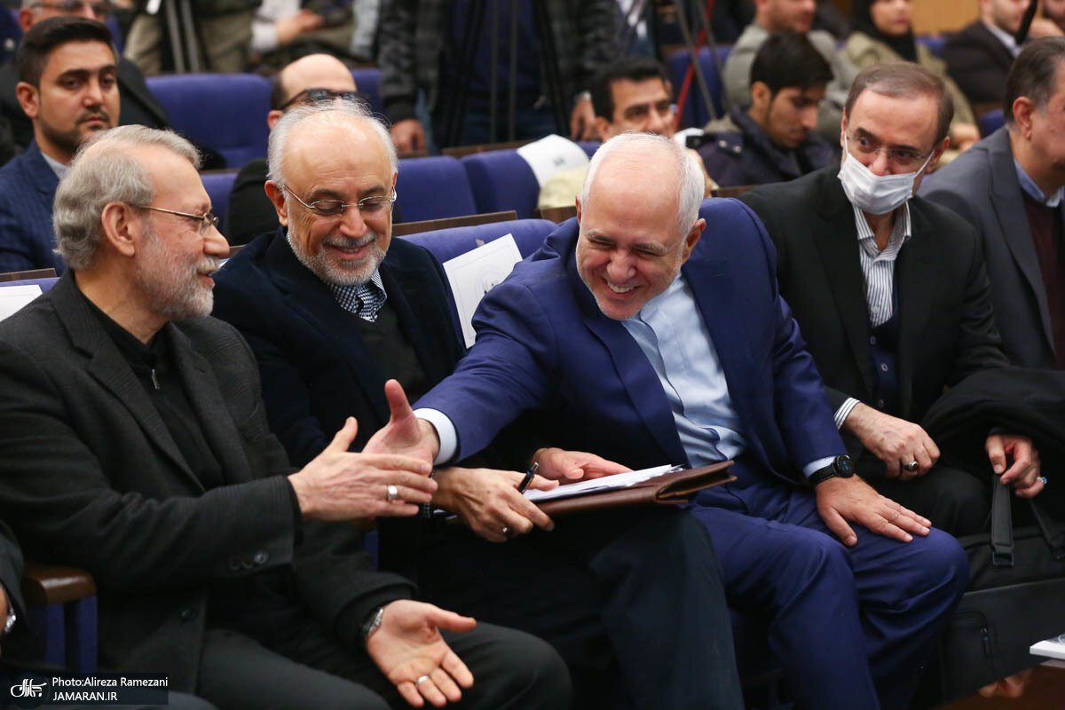 خوش و بش علی لاریجانی و ظریف در یک مراسم+عکس