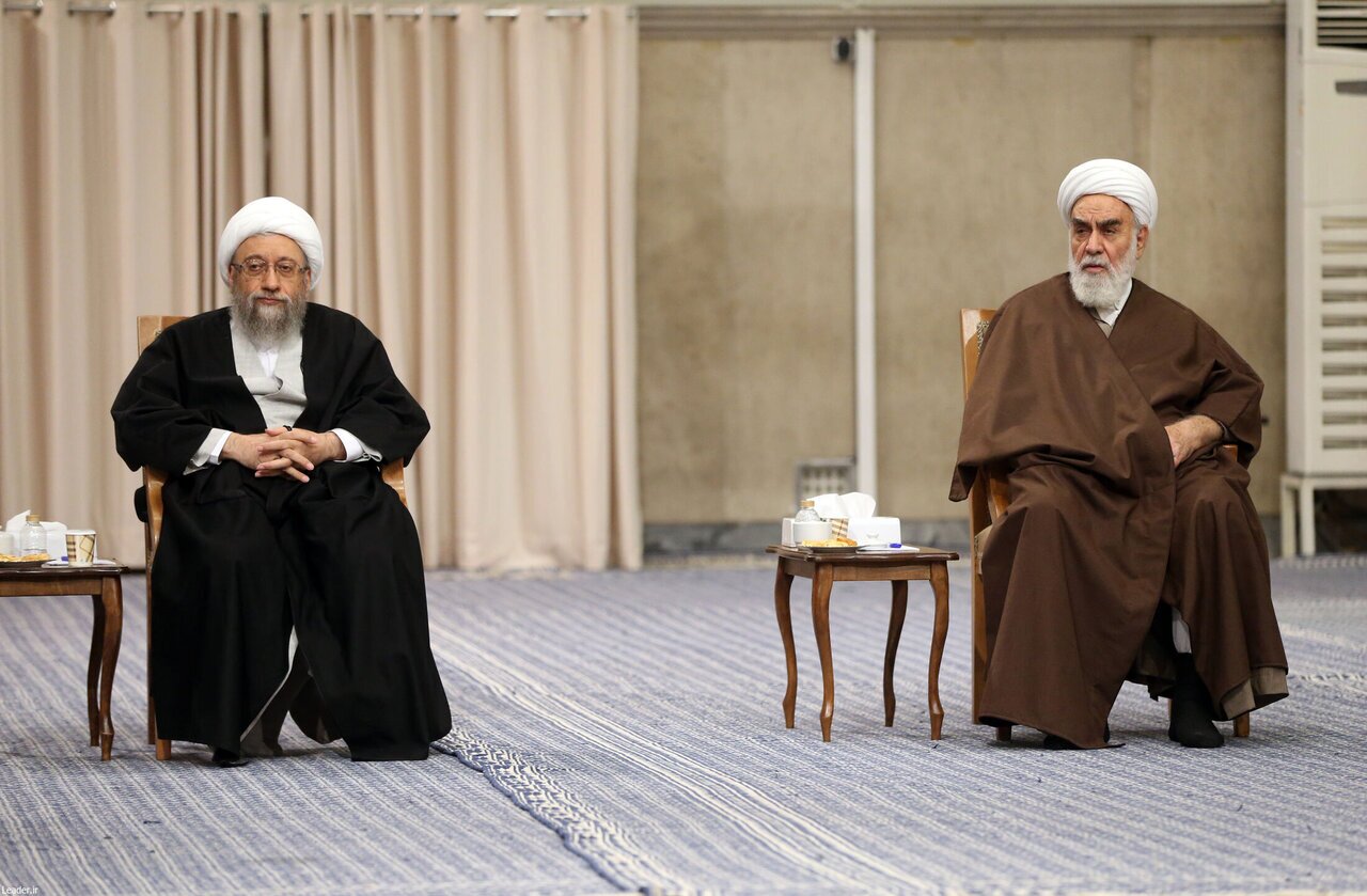 تصویری از آیت الله آملی لاریجانی پس از شکست در انتخابات+عکس
