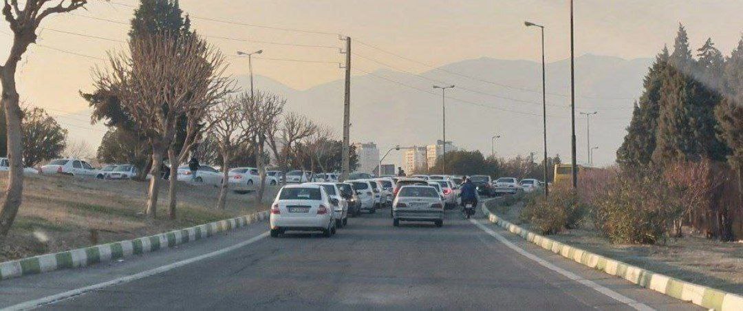 ترافیک شدید در خیابان‌های ورودی ورزشگاه آزادی+عکس