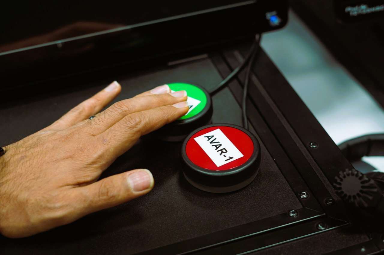 بازدید تیم داوری شهرآورد 103 از استادیوم و اتاق VAR + عکس