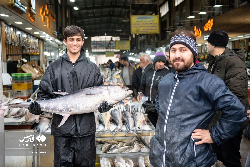 هیجان مردم برای خرید ماهی شب عید+عکس