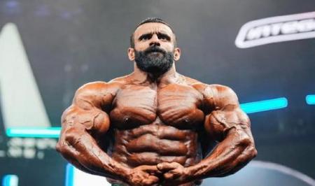 فیگور هادی چوپان وقتی 25 ساله بود+ عکس