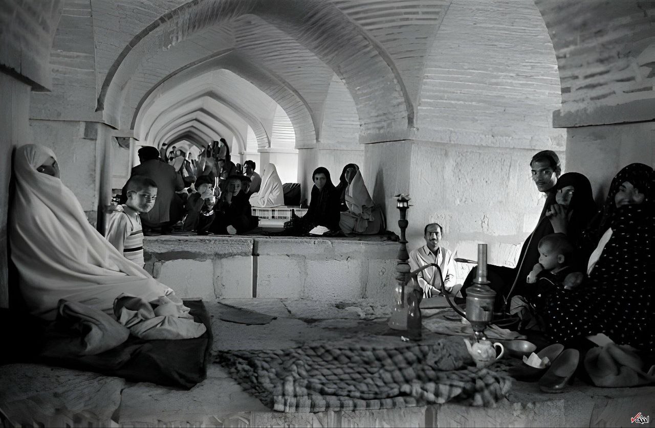 تفریح جالب مردم اصفهان در ۶۲ سال پیش + عکس