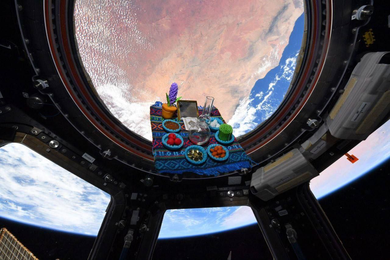 سفره هفت سین یاسمین مقبلی در فضا + عکس