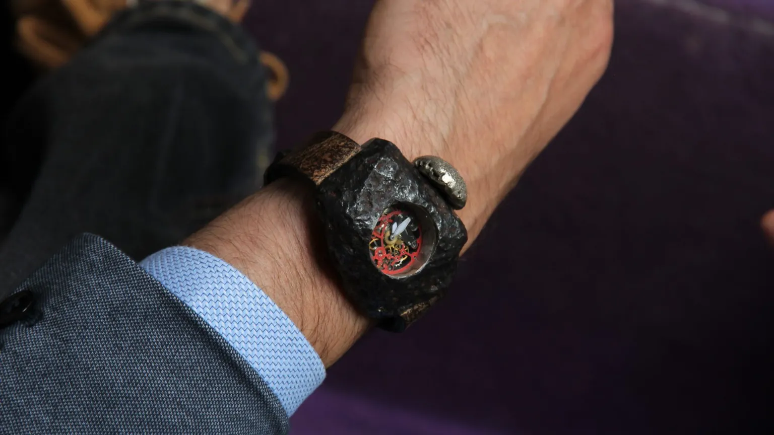 این ساعت لوکس از شهاب سنگ ساخته شده+عکس