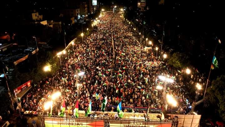 تجمع باشکوه مردم پاکستان در حمایت از غزه+عکس