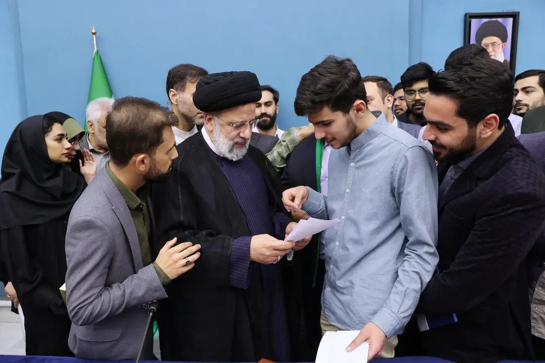 تصاویری از نشست رمضانی دانشجویان با رئیس جمهور+عکس 