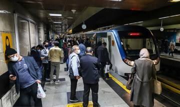 بنر نصب شده در مترو تهران پربازدید شد+عکس