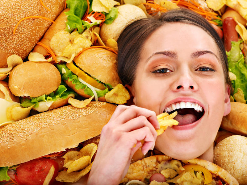  چگونه با هوس های غذایی مقابله کنیم؟ 