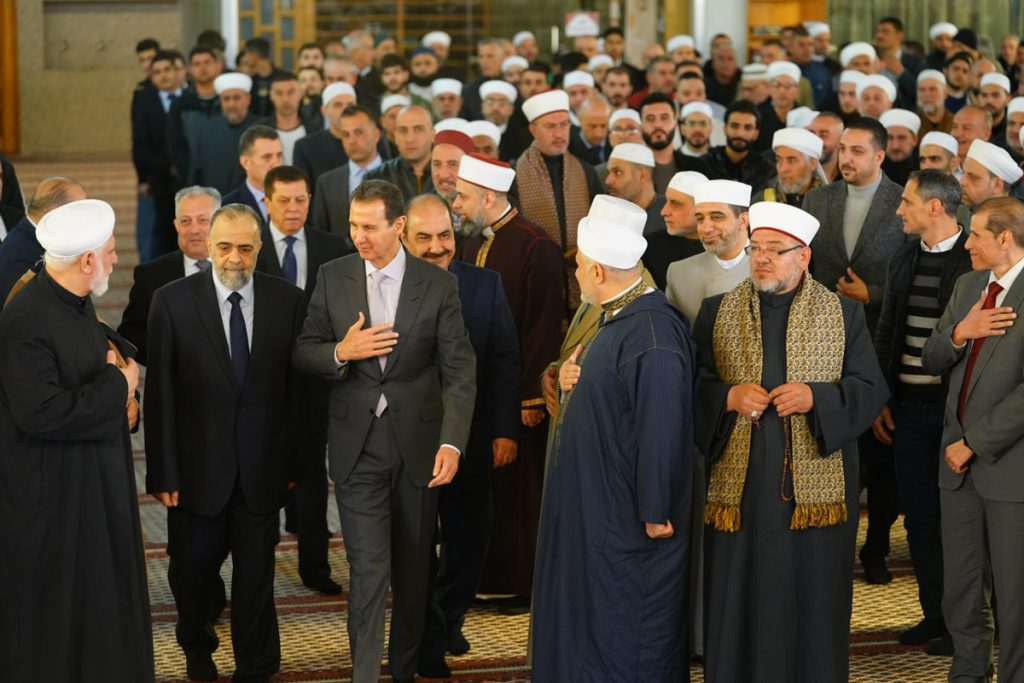 بشار اسد نماز عید سعید فطر را اقامه کرد + عکس