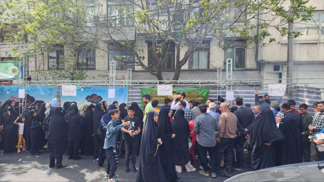 توزیع بال کبابیِ صلواتی در تهران + عس
