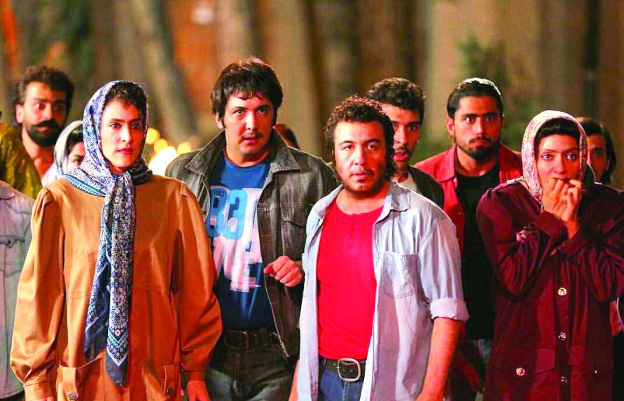 وقتی ماشین اتفاقی در «نهنگ عنبر 2» به رضا عطاران زد + عکس 