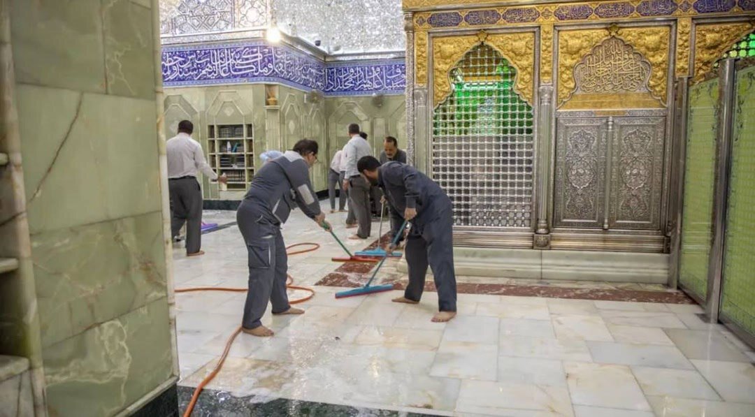 آغاز شستشوی ضریح حرم مطهر حضرت عباس(ع) + عکس