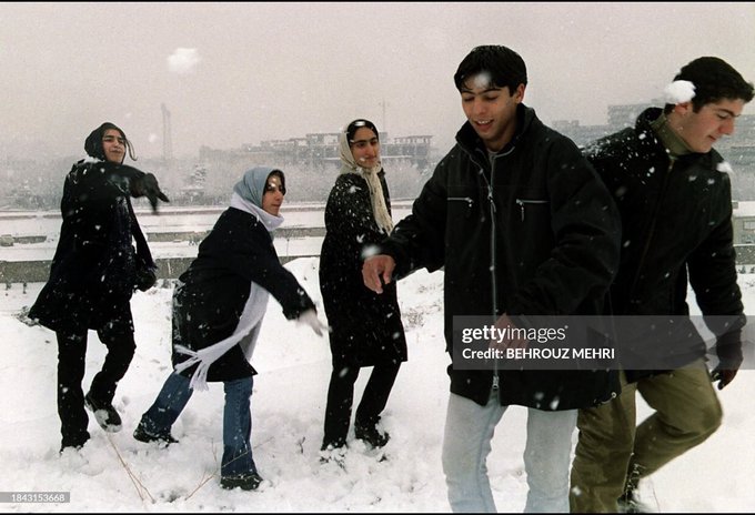 برف بازی در شهرک اکباتان بهمن ۱۳۷۹+عکس