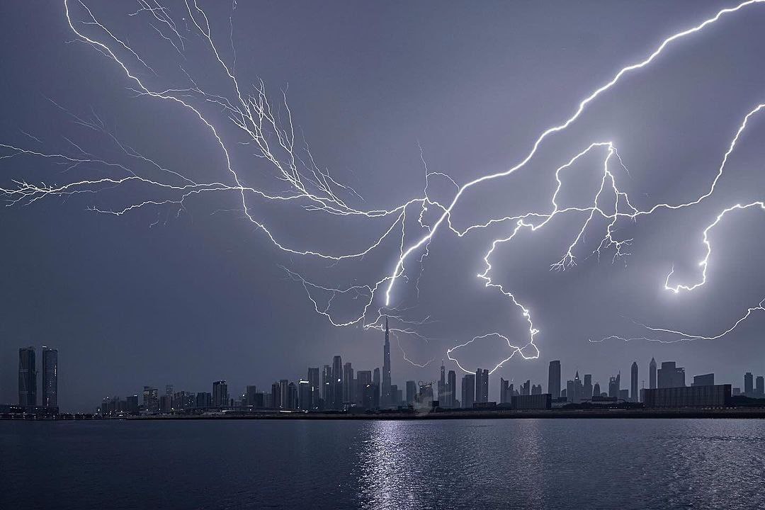 تصویر دیدنی  از رعد و برق در آسمان دوبی+عکس