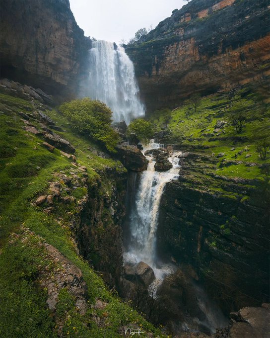تصویری از آبشار زیبای تخت‌چو در استان لرستان+عکس