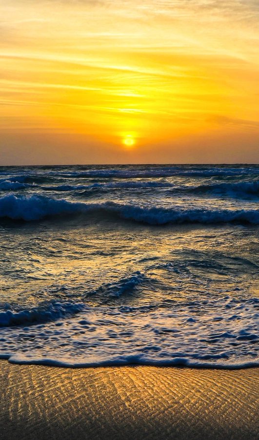 لحظه زیبای غروب آفتاب در خلیج فارس+عکس