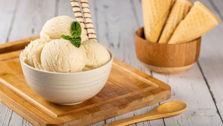 ۷ نکته مهم برای تهیه بستنی خانگی سالم 