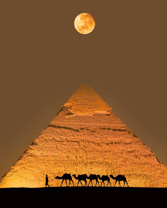 یک تصویر نادیده از اهرام ثلاثه مصر در شب+عکس