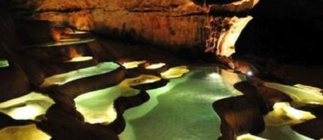 یکی از دیدنی‌ترین غارهای شناخته شده در جهان که در فرانسه است و ۸۰۰۰ سال پیش انسان‌ها به اعماق تاریک آن رفتند+ تصاویر