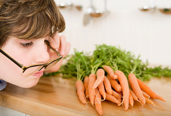 چگونه چشم و قدرت بینایی را تقویت کنیم؟ /اینفوگرافیک
