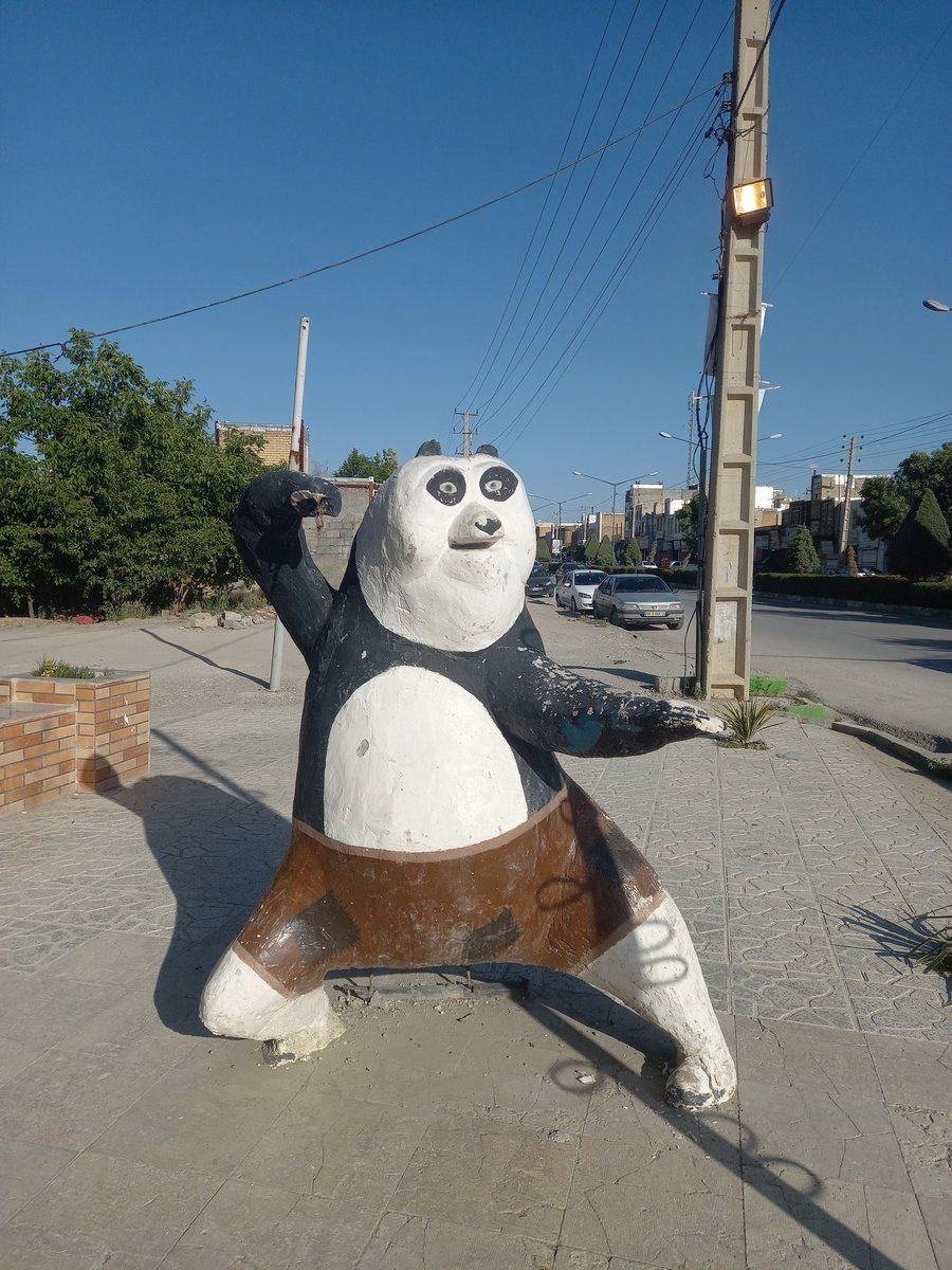 مجسمه‌ عجیبی که در کرمانشاه باعث تعجب مسافران شد+عکس