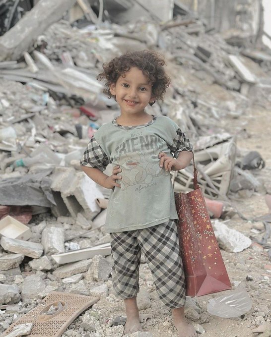 تصویر از دختر اهل غزه که پر از شجاعت و امید است+عکس