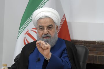 تصویری دیده نشده از حسن روحانی در کنار برادر رهبر انقلاب محمد خامنه ای