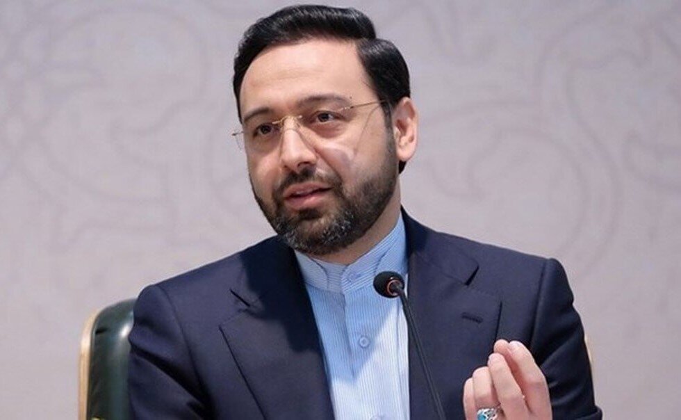 تصویری از استاندار جوان آذربایجان شرقی در کنار فرزندانش 