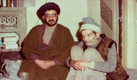 تصویر قدیمی از شهید آیت‌الله سیّد محمدعلی آل هاشم در خانه استاد شهریار