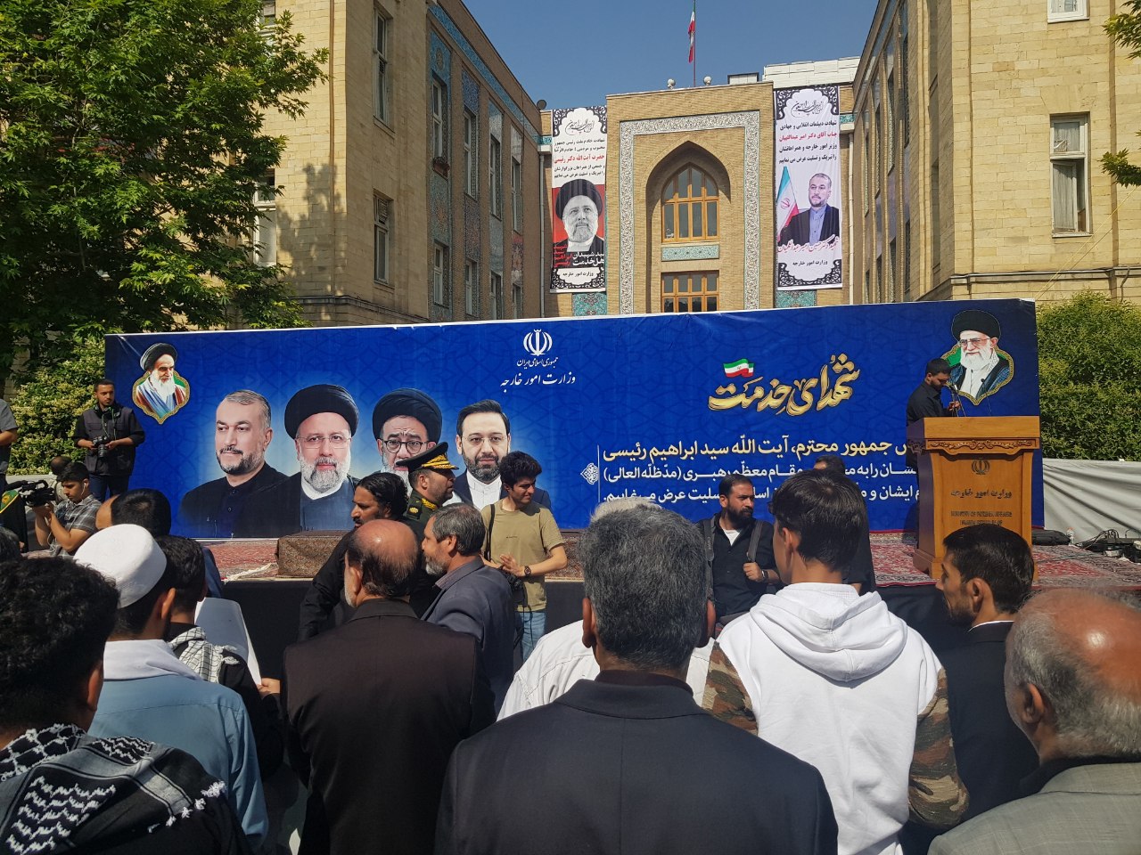 مراسم تشییع پیکر شهید حسین امیرعبداللهیان در محل وزارت امور خارجه آغاز شد.